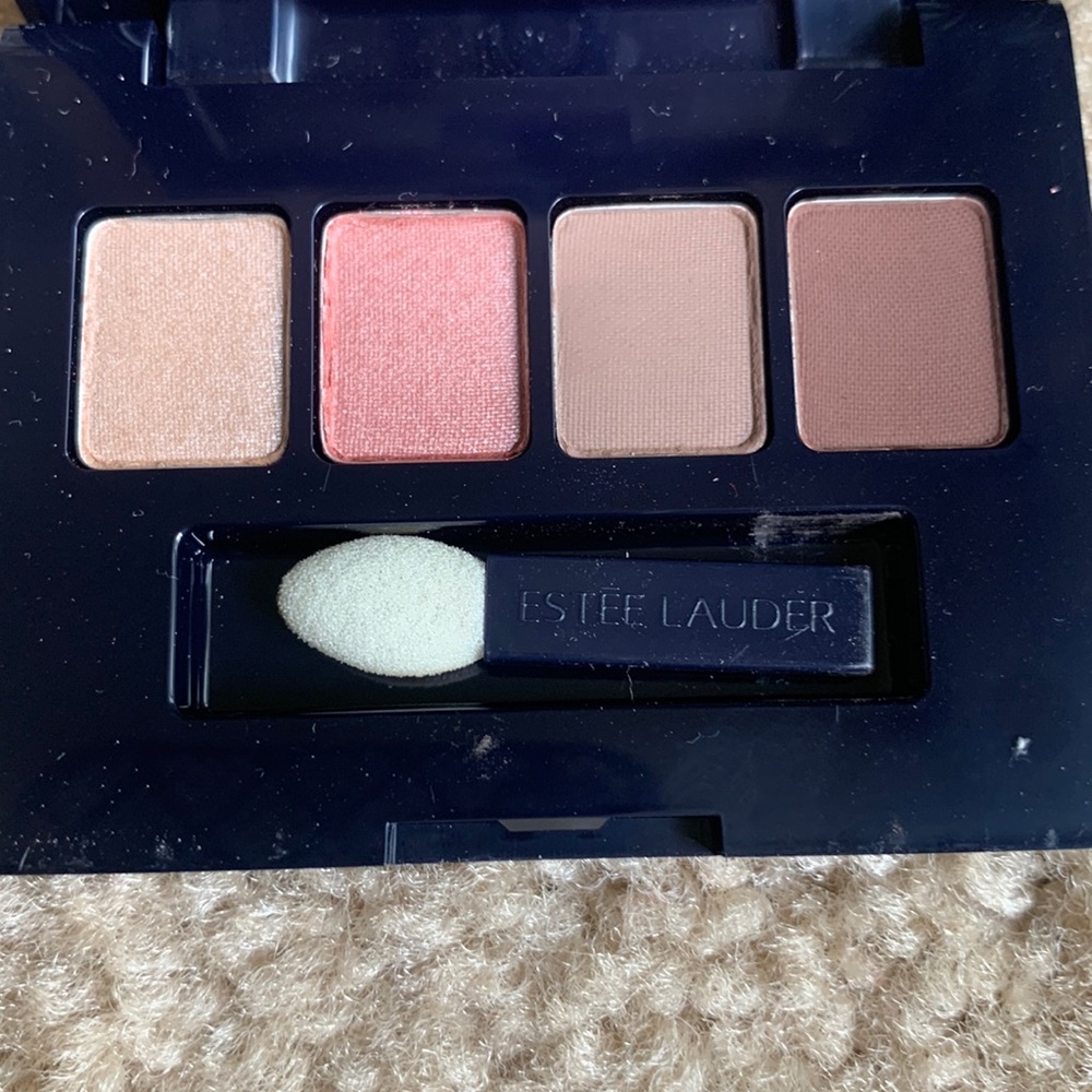 Estée Lauder eyeshadow compact